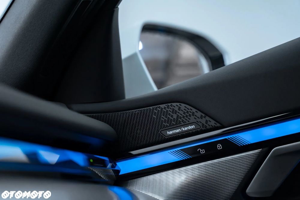 BMW Seria 5 520i mHEV M Sport - 38