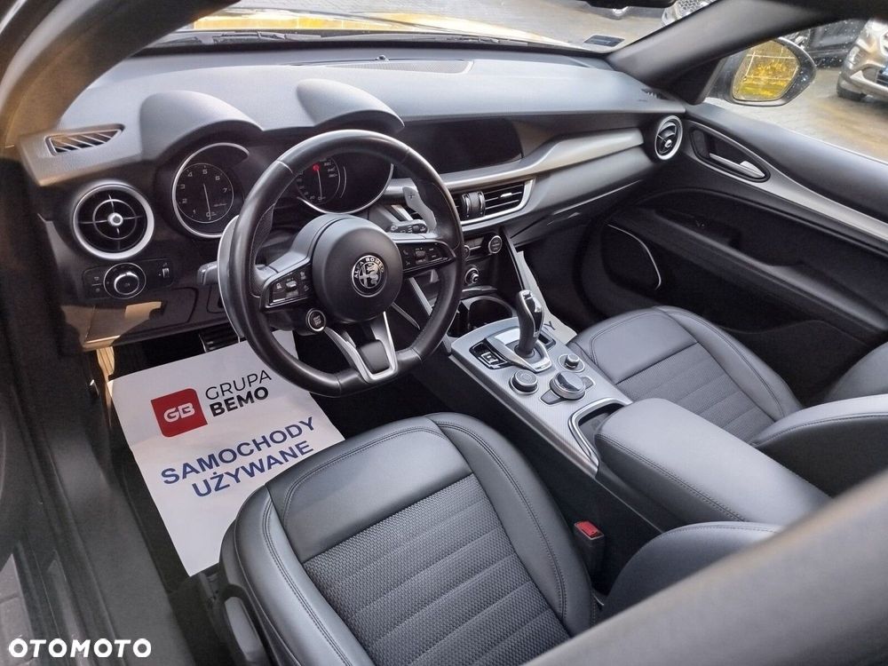 Alfa Romeo Stelvio 2.0 Turbo Sprint Q4 - 11