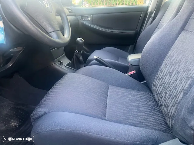 Toyota Corolla 1.4 SE - 13