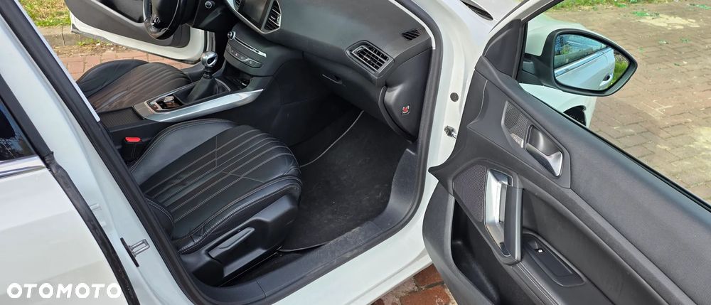 Peugeot 308 1.2 PureTech Style S&S - 15