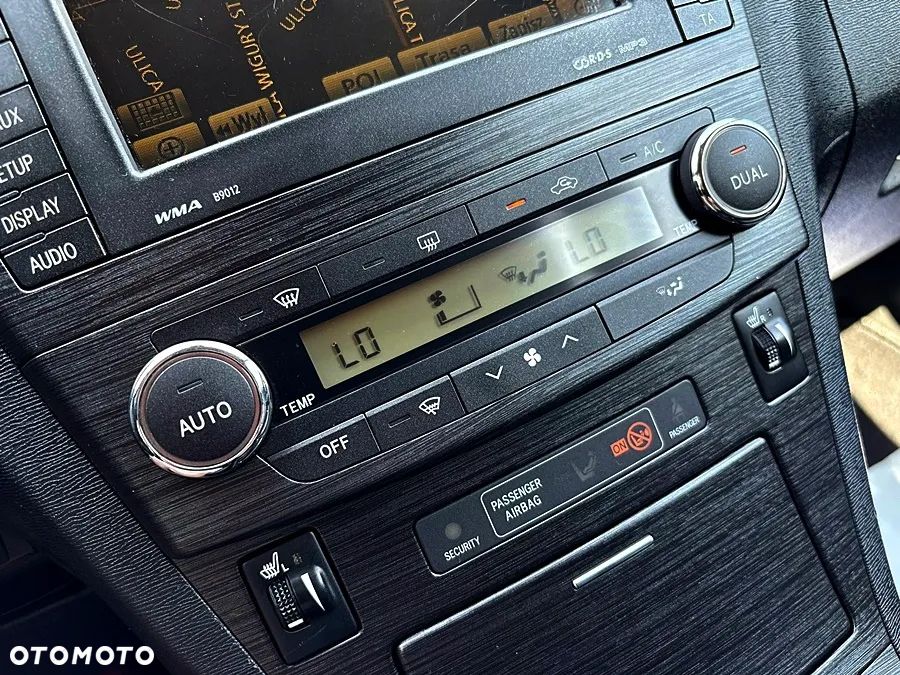 Toyota Avensis 2.0 D-4D Sol plus+NAVI - 33