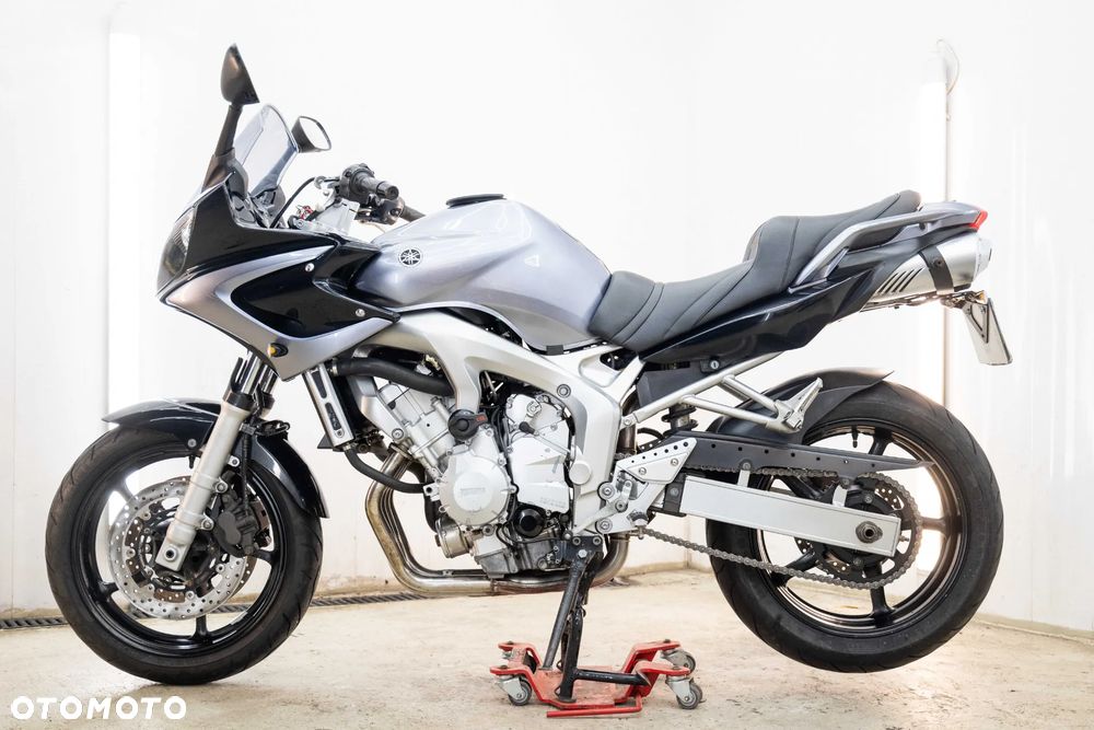 Yamaha FZ6 - 10