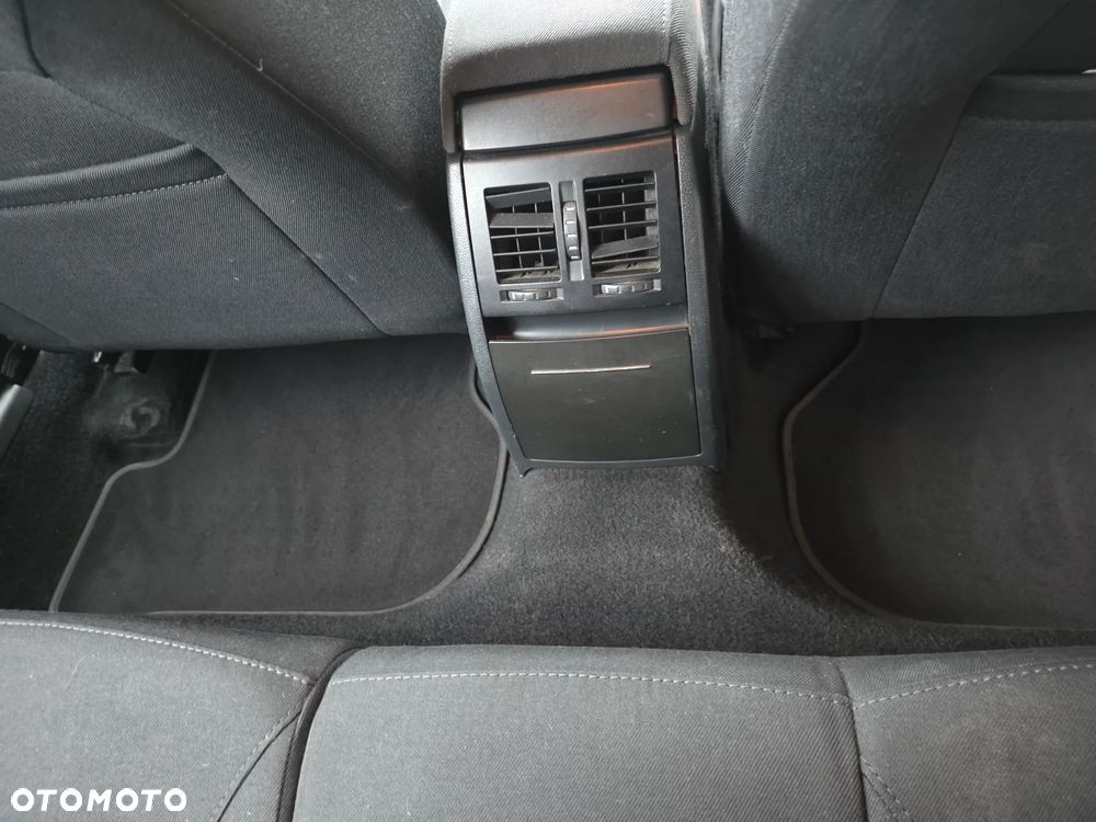 Skoda Octavia 1.6 TDI Ambiente - 11