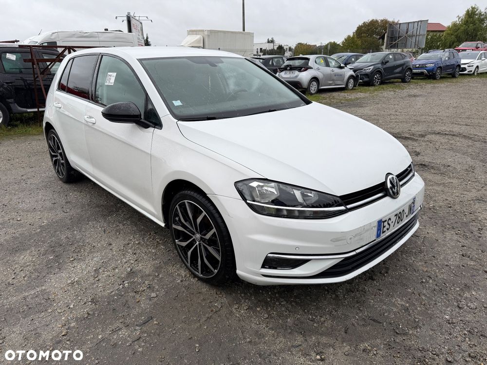 Volkswagen Golf - 1