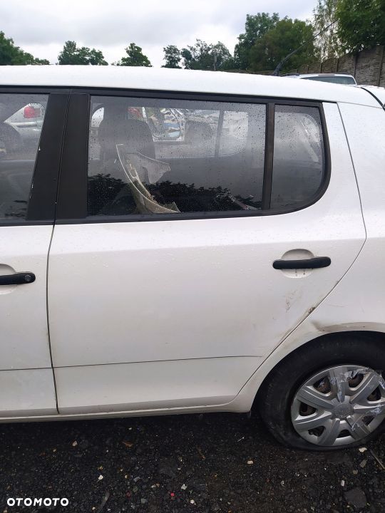 SKODA FABIA II 2 HB DRZWI TYŁ LEWE KOLOR LF9E - 1