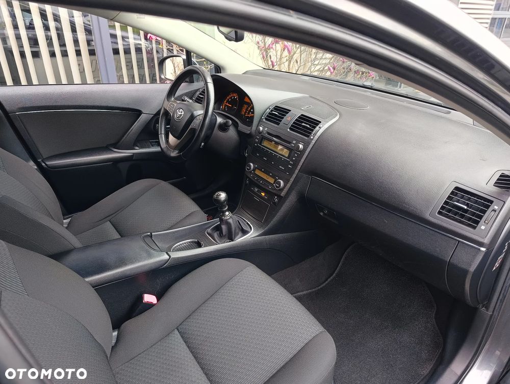 Toyota Avensis 2.0 Sol plus - 20