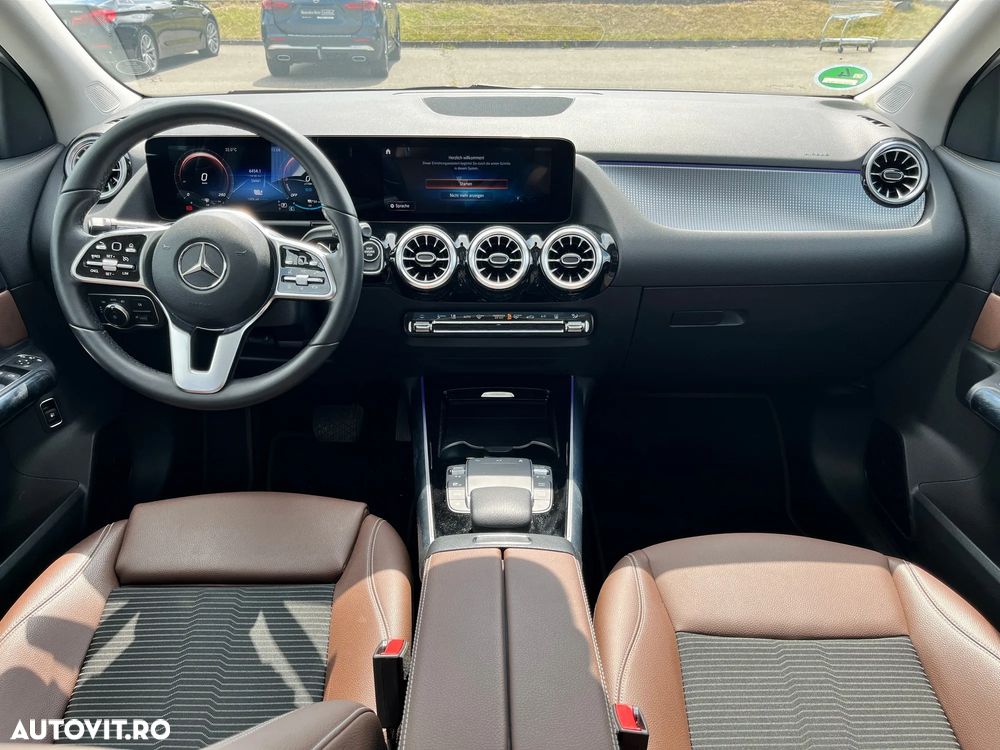 Mercedes-Benz GLA - 12