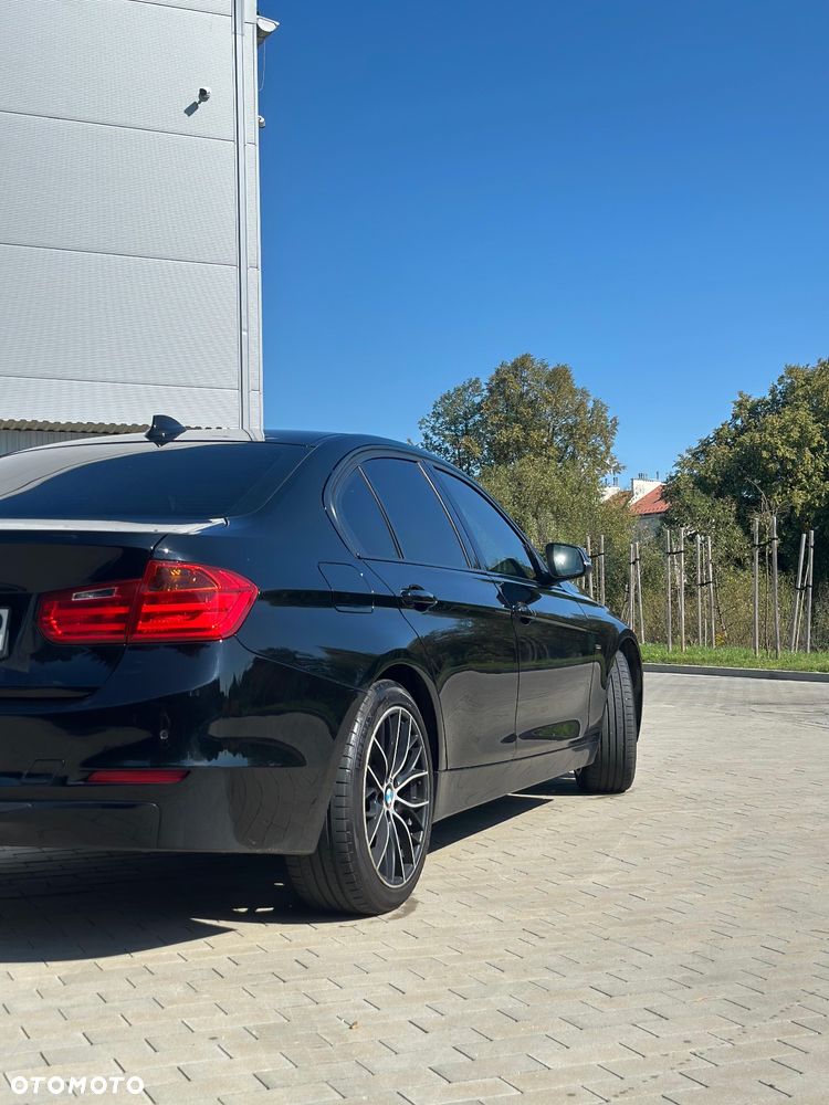 BMW Seria 3 318d Luxury Line - 4