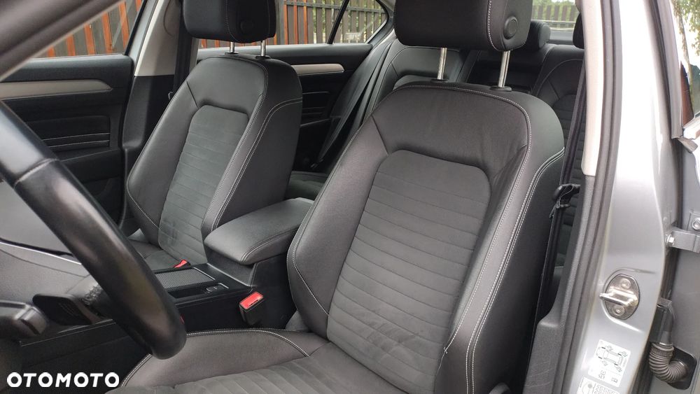 Volkswagen Passat 2.0 TDI EVO Elegance DSG - 15