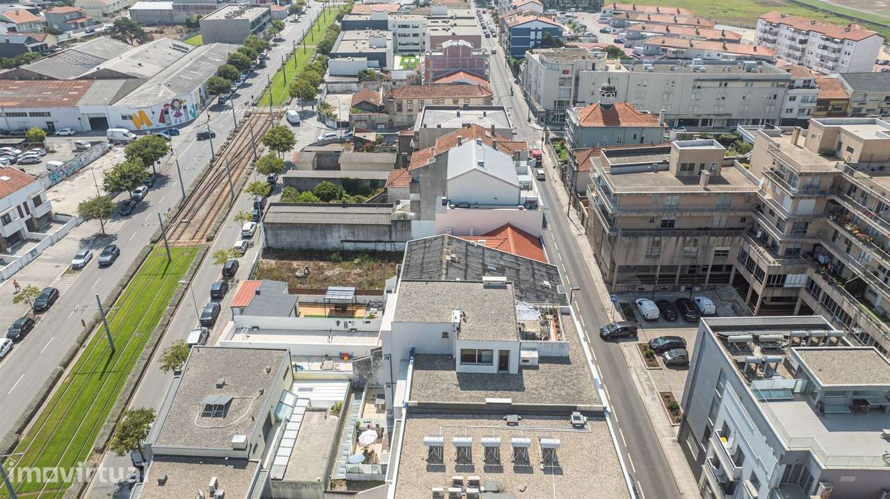 Apartamento T3 Duplex na Póvoa do Varzim, em Frente à Estação de Metro - Grande imagem: 2/25