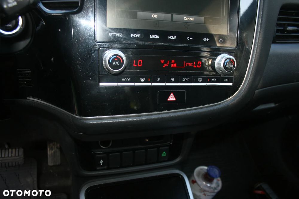 Mitsubishi Outlander 2.0 Intense 4WD CVT - 17