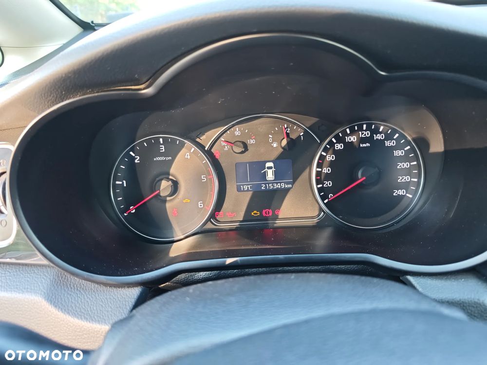 Kia Carens - 14