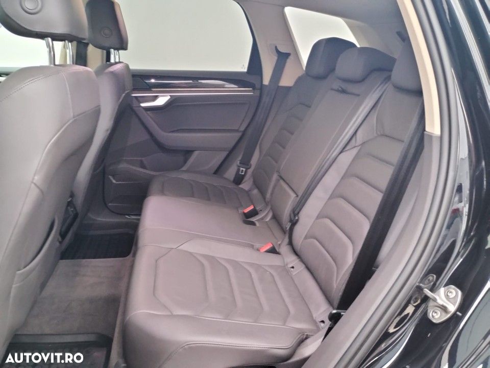 Volkswagen Touareg - 9