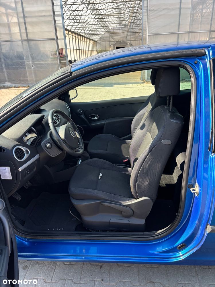 Renault Clio - 12