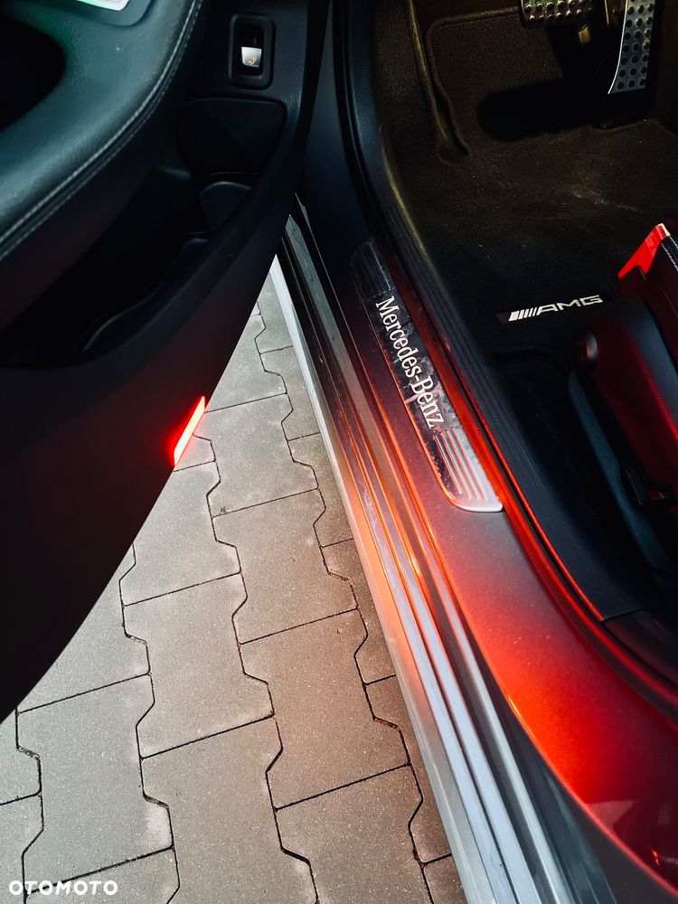 Mercedes-Benz Klasa C 300 d T 9G-TRONIC AMG Line - 19