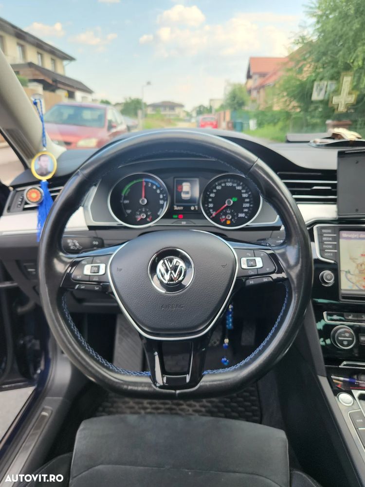 Volkswagen Passat - 20