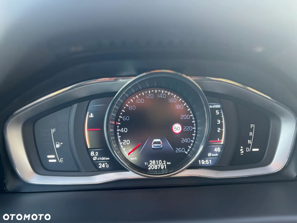 Volvo XC 70 D4 AWD Summum - 11
