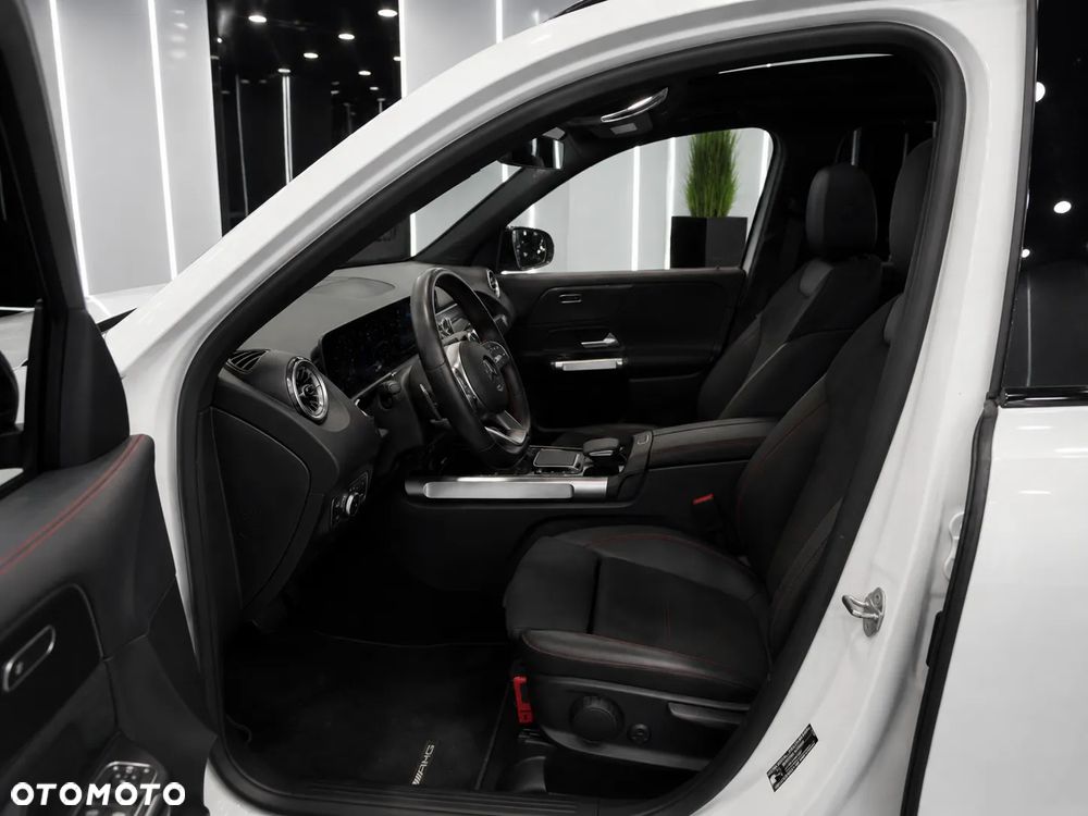 Mercedes-Benz GLB 200 4-Matic AMG Line 8G-DCT - 8