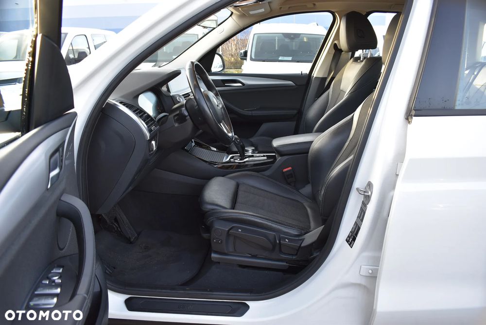 BMW X3 xDrive20i GPF Advantage - 10