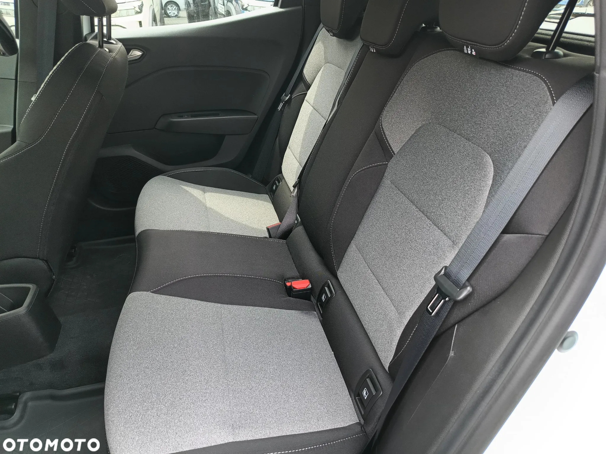 Renault Clio 1.0 TCe Evolution - 16