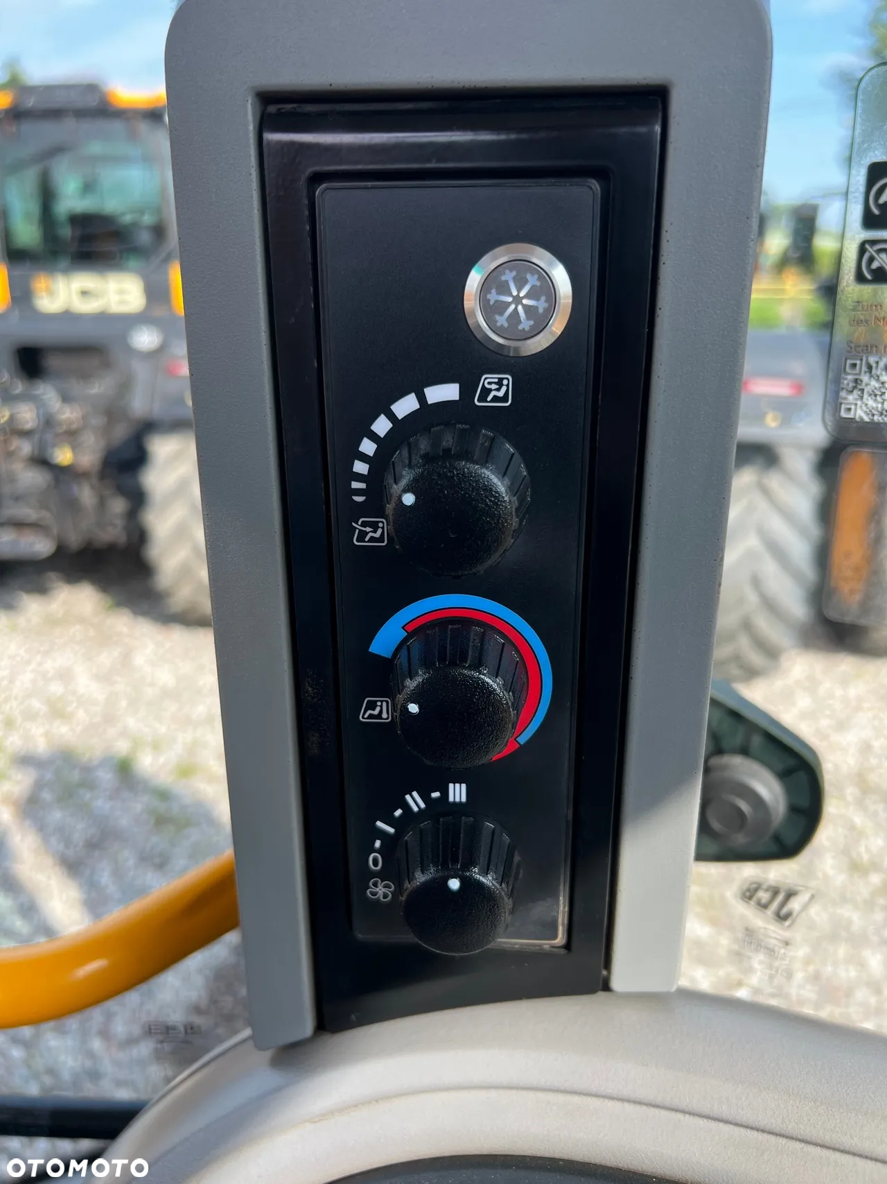 JCB 4CX PRO - 11