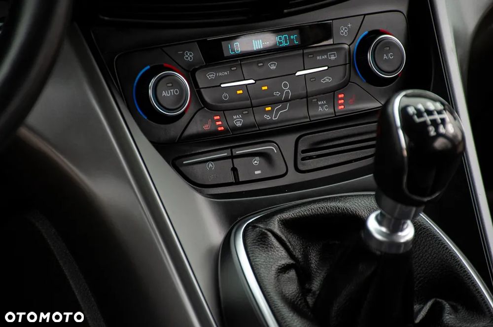 Ford Kuga 1.5 EcoBoost 2x4 Cool & Connect - 35