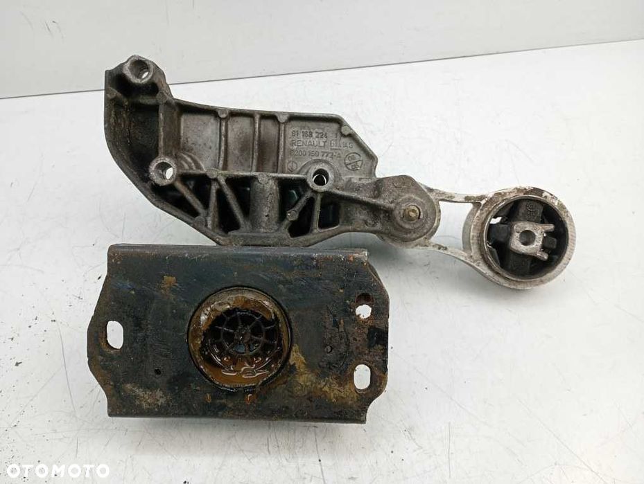 łapa wspornik silnika vivaro trafic primastar 2.0 16v benzyna 08r 8200159772A - 5