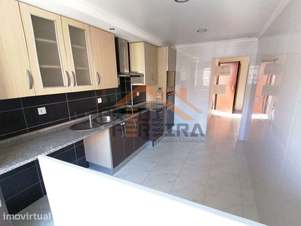 Situado em Odivelas, T2 remodelado para arrendamento. - Grande imagem: 3/19