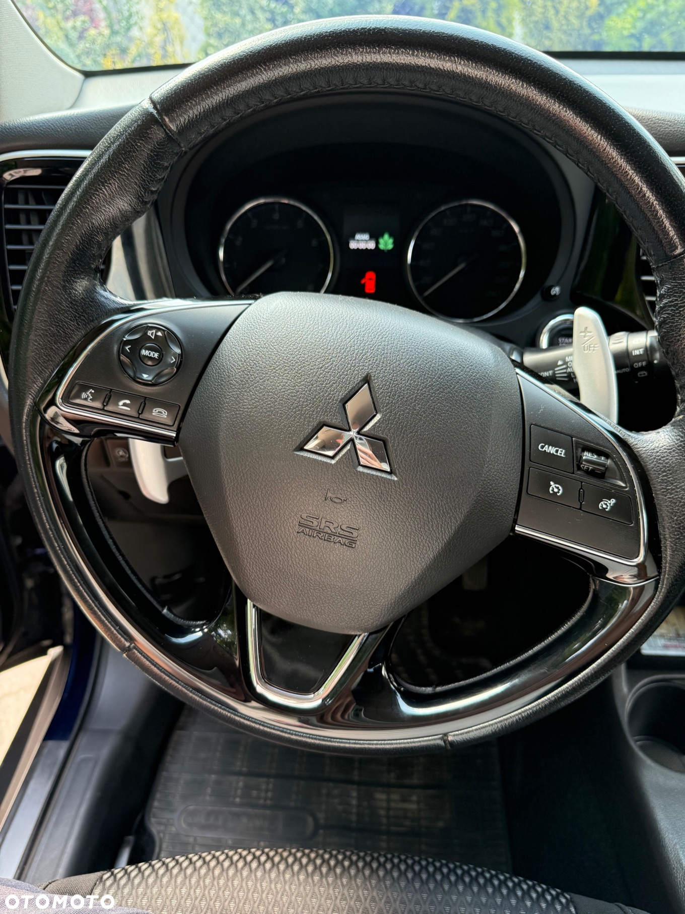 Mitsubishi Outlander 2.0 Instyle + 4WD CVT - 16