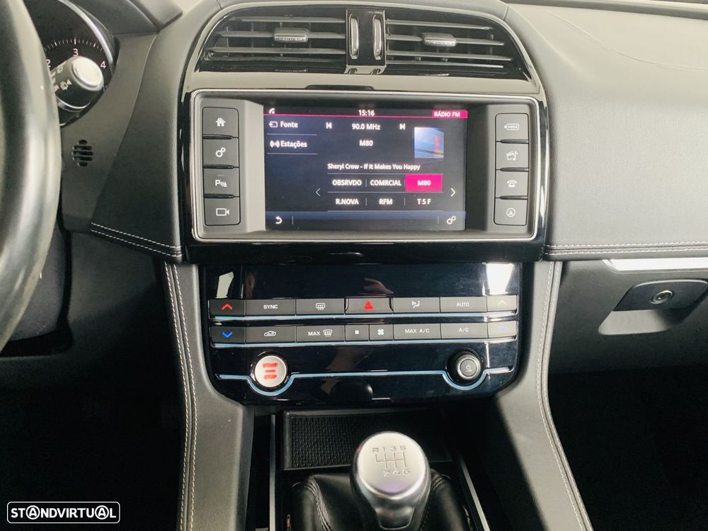 Jaguar F-Pace 2.0 i4D R-Sport AWD - 18