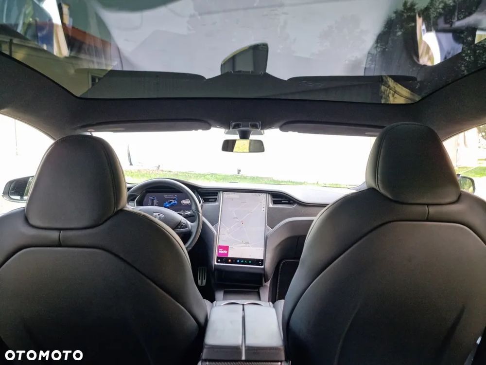 Tesla Model S - 32