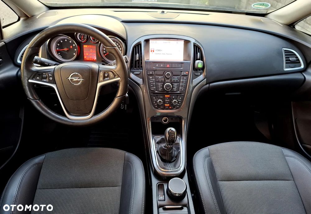 Opel Astra 1.4 Turbo Cosmo - 2