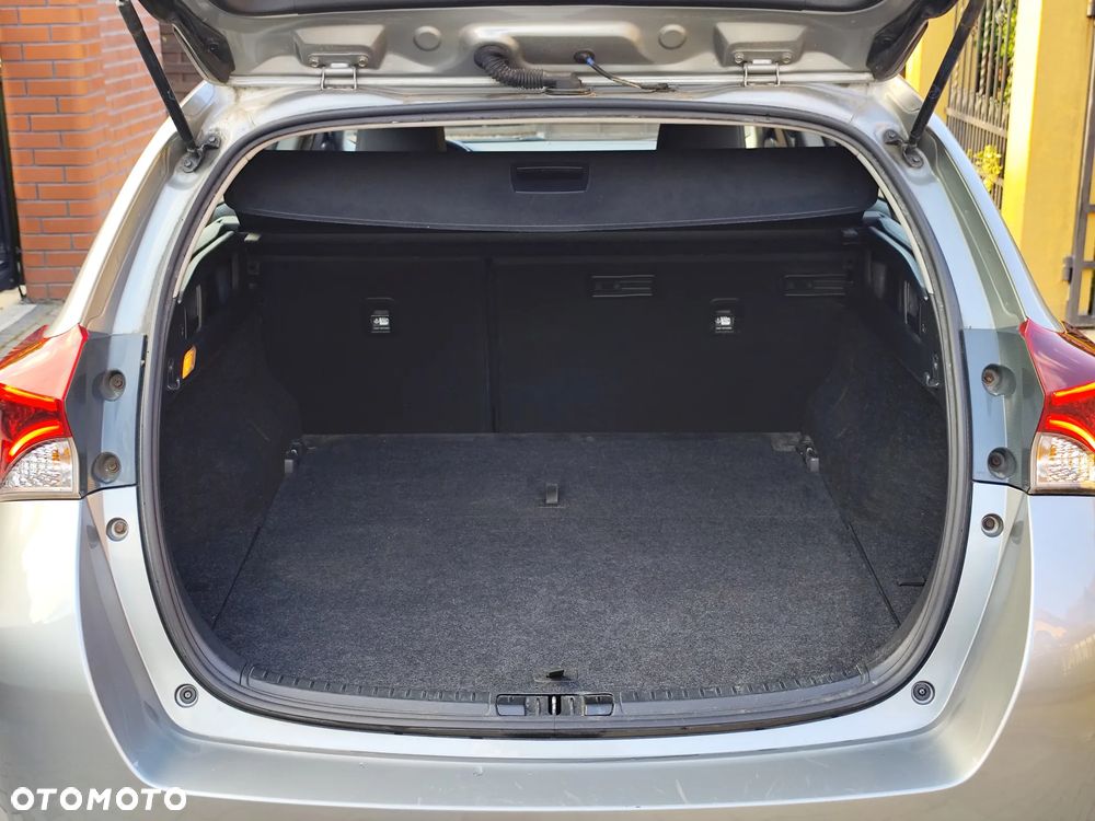 Toyota Auris 1.6 Premium - 14