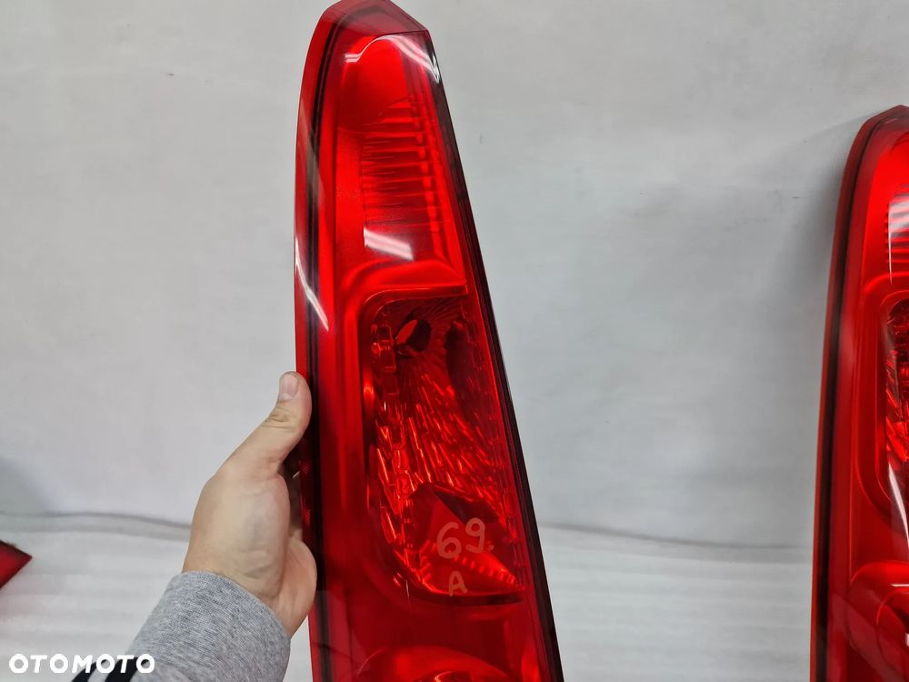 FORD FIESSTA MK6 LIFT 05-08 LEWA LAMPA TYLNA TYLNIA TYŁ , NR 6S61-13A603-AG / 6S61-13405-A , NR AUKCJI LMT69 - 7
