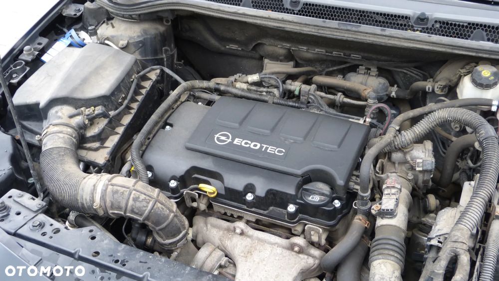 Opel Astra 1.4 Turbo Exklusiv - 31