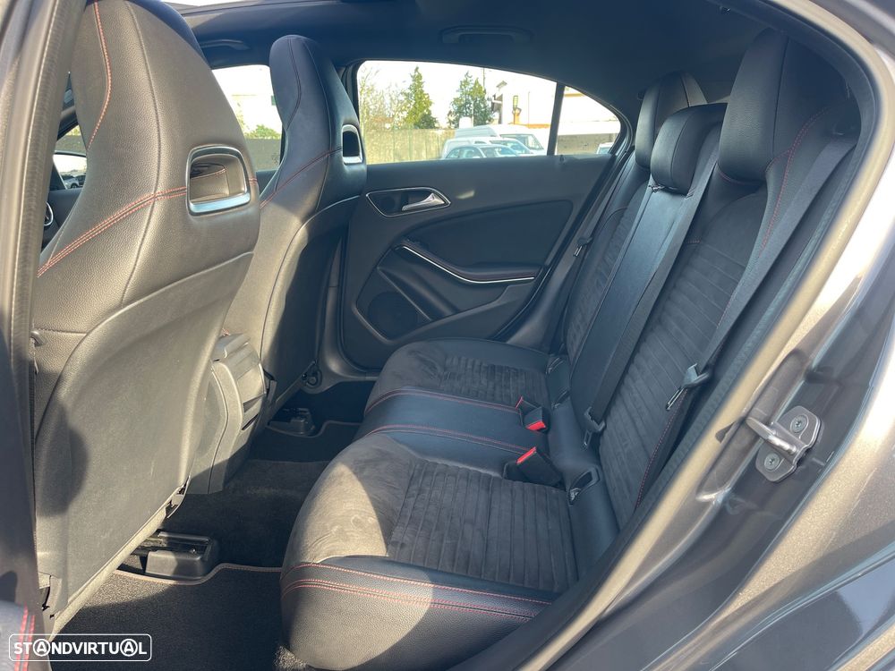 Mercedes-Benz A 180 d AMG Line - 22