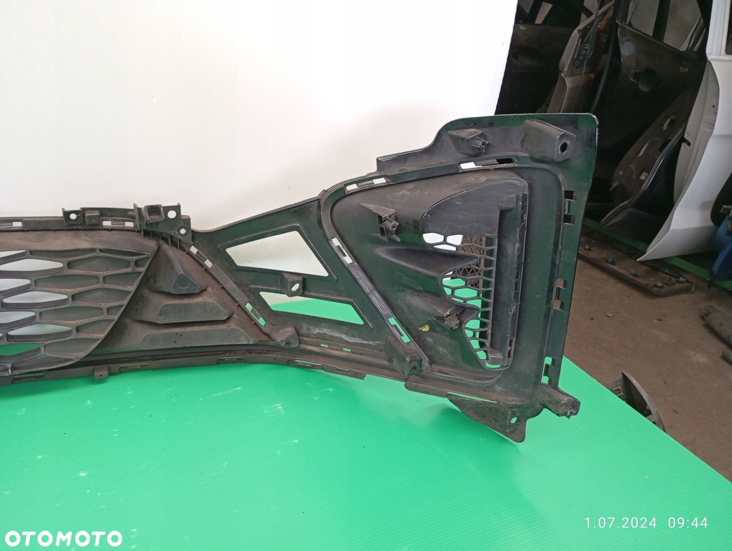 KRATKA ATRAPA ZDERZAKA ŚRODKOWA KIA CEED3 III GT LINE 86561-J7910 - 11