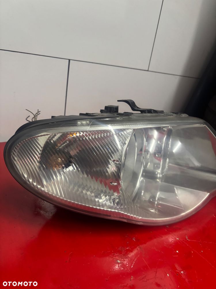 CHRYSLER VOYAGER IV 4 LAMPA PRAWY PRZOD PRZEDNIA - 3