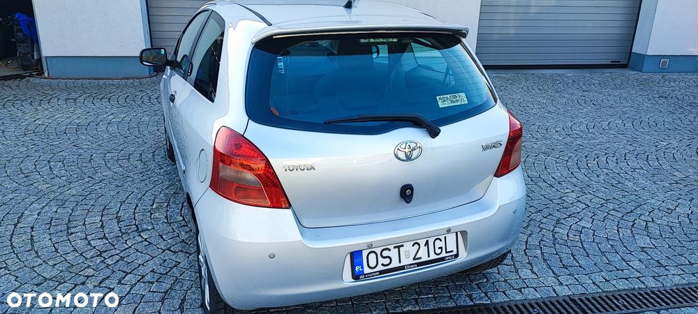 Toyota Yaris - 4
