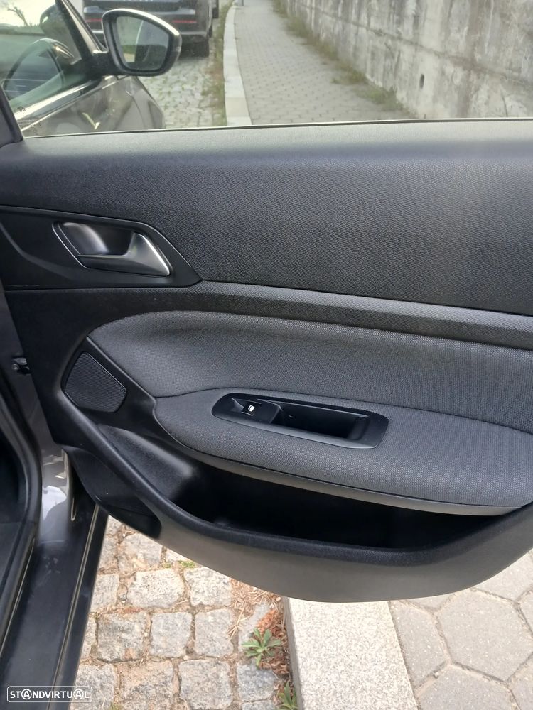 Peugeot 308 - 15