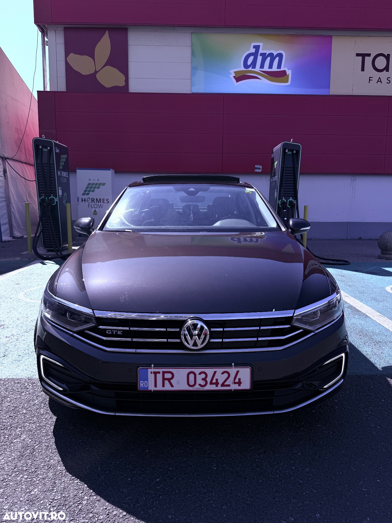 Volkswagen Passat - 4