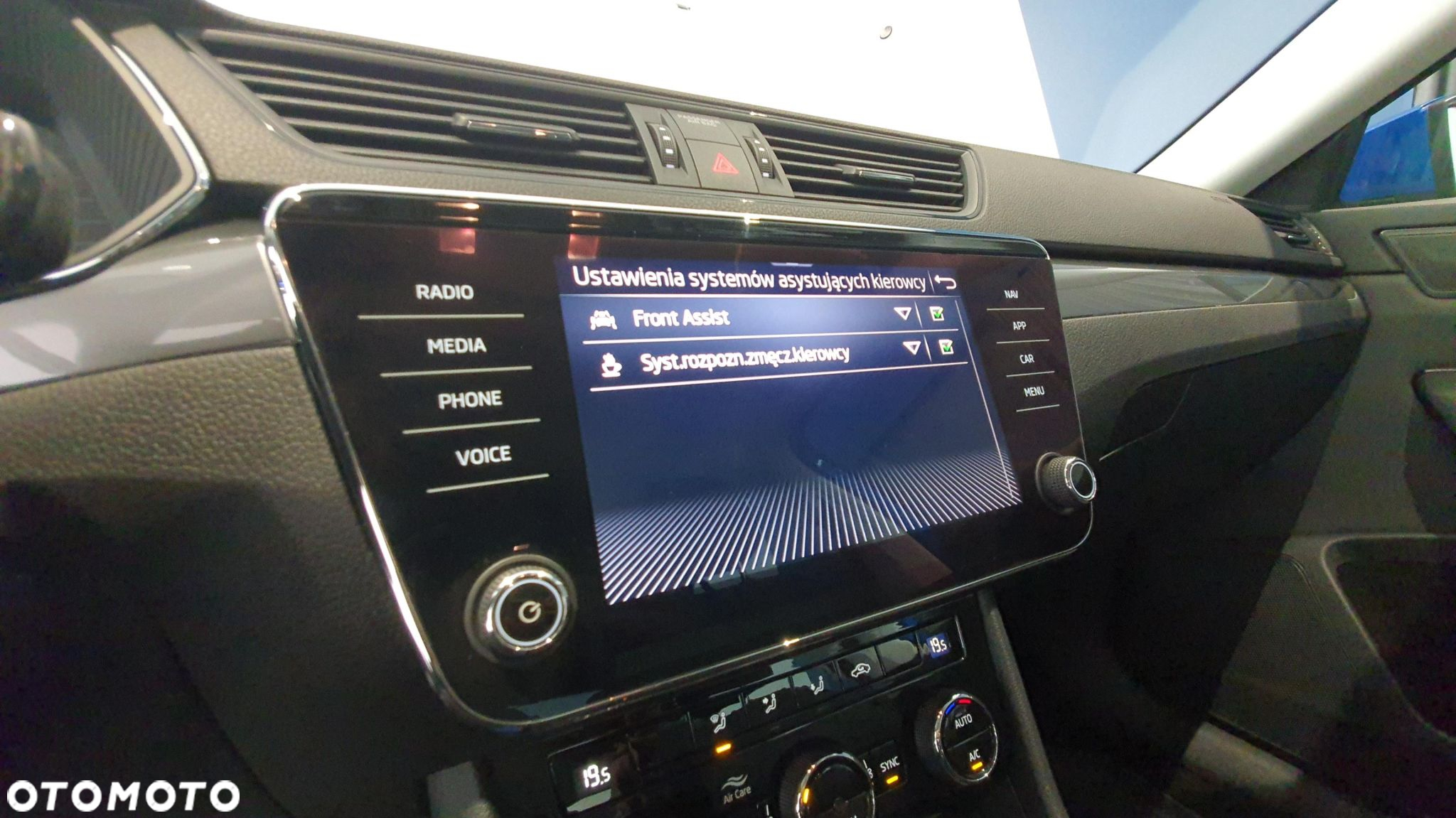 Skoda Superb 1.5 TSI Active - 22