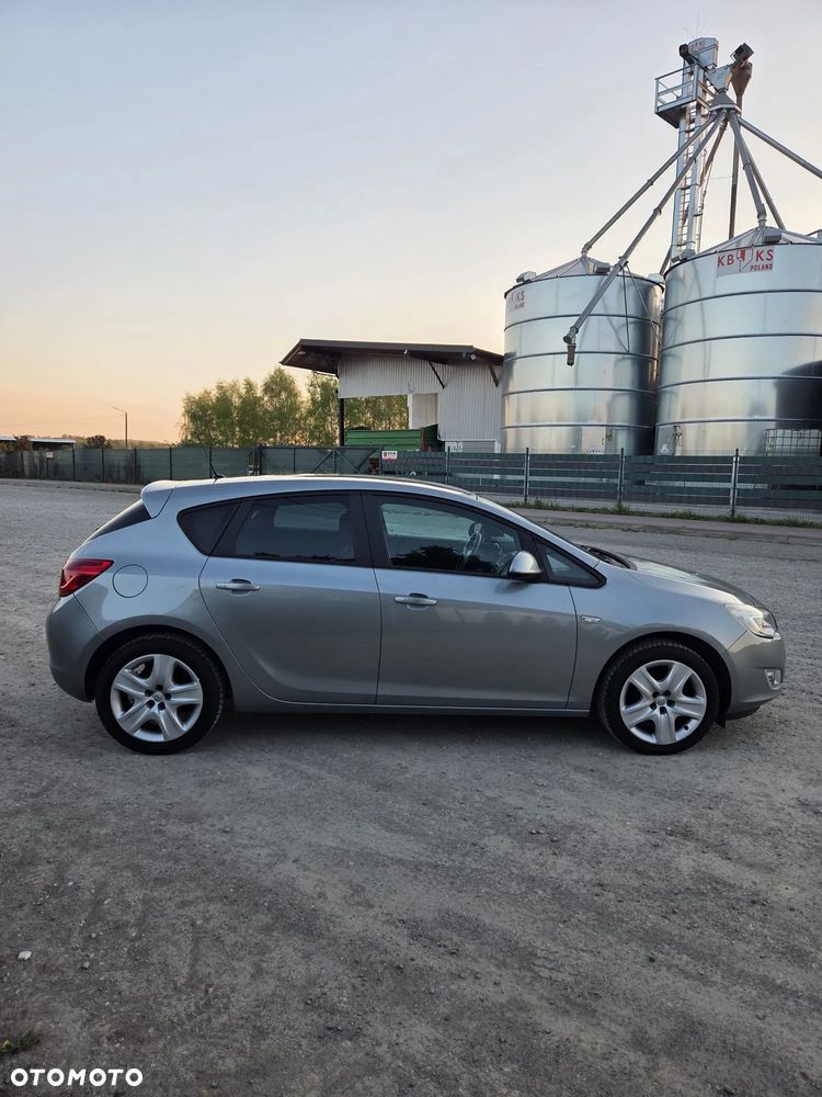 Opel Astra 1.4 ecoFLEX Cosmo - 12
