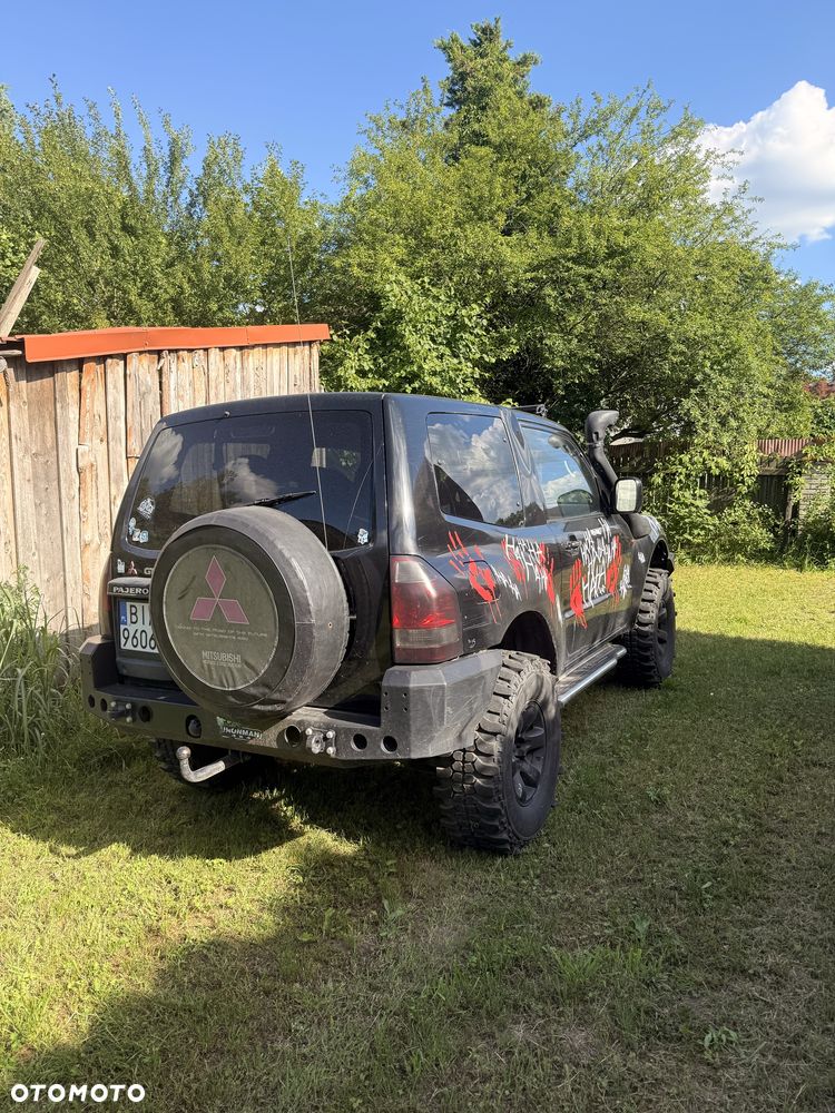 Mitsubishi Pajero - 4