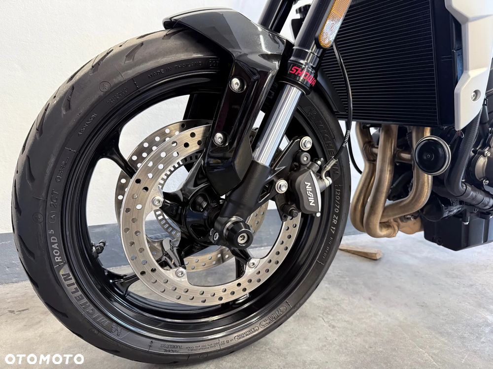 Triumph Trident - 10