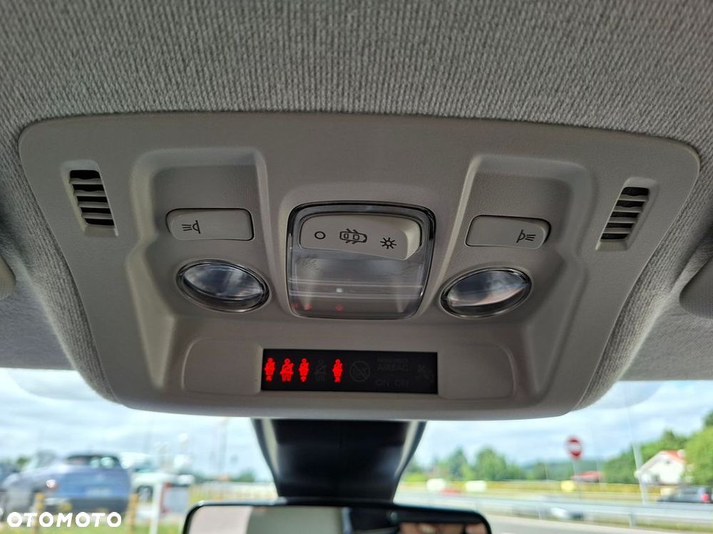 Citroën C3 1.2 PureTech Shine - 28