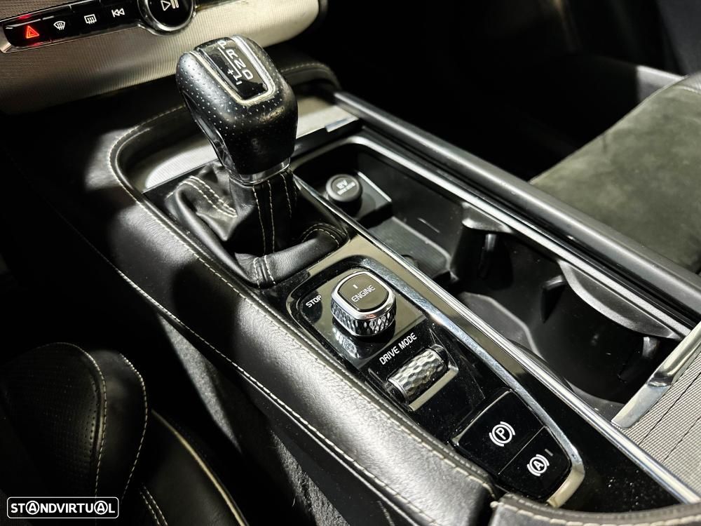 Volvo XC 90 2.0 D4 R-Design - 39