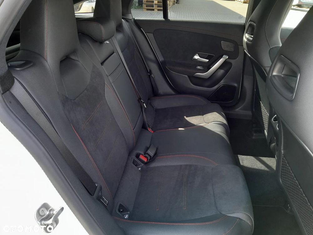 Mercedes-Benz CLA 200 mHEV AMG Line 7G-DCT - 18