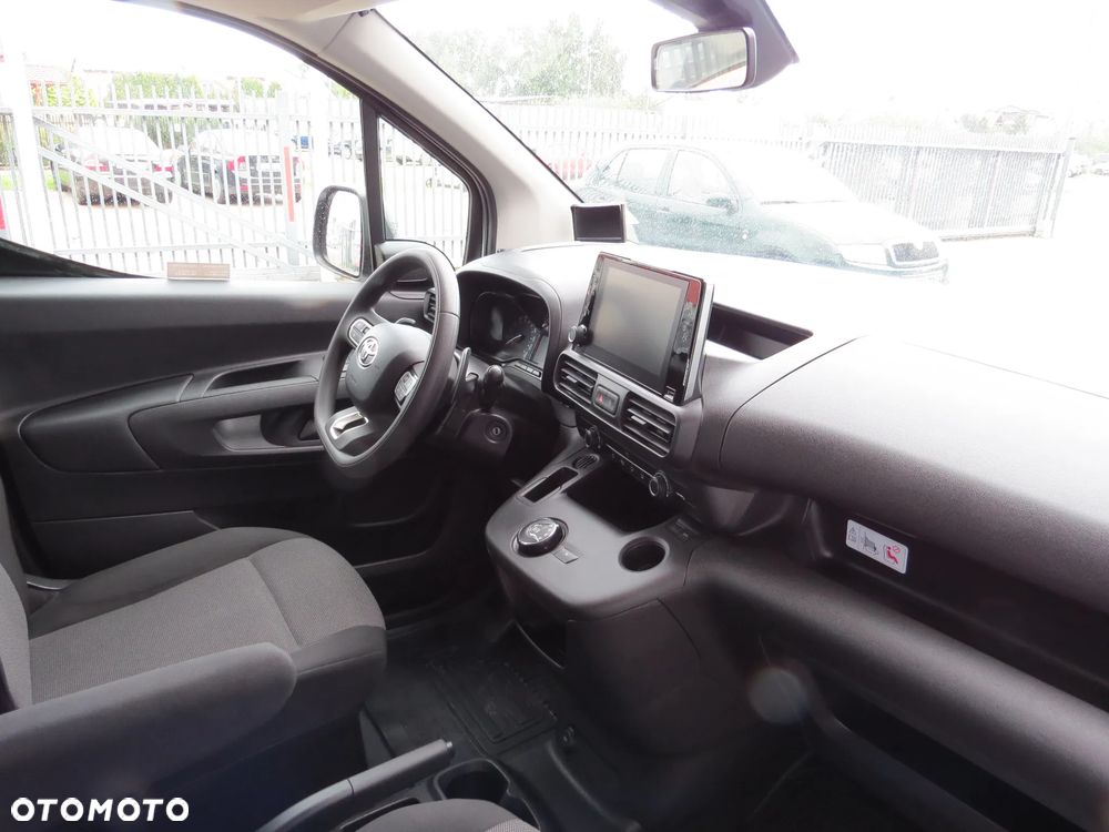 Toyota Proace City 1.2 D-4t 130KM A/t Long Brygadówka - 27
