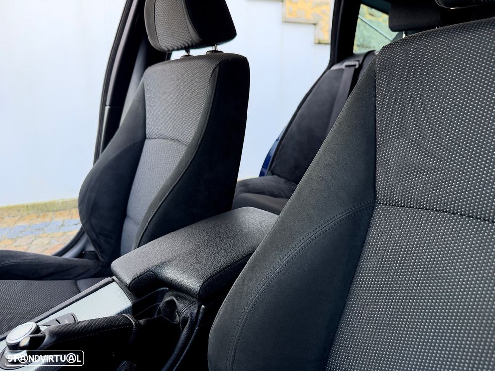 BMW 320 d Navigation Sport - 40